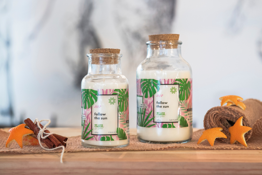 Sojowa świeca zapachowa We Love Candles seria GO GREEN zpaach Depth Over Distance aranżacja